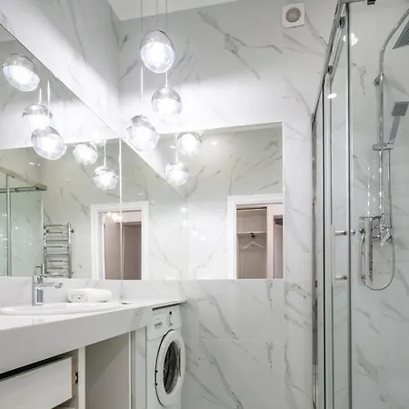 Avangard Deluxe Art Daire Lviv